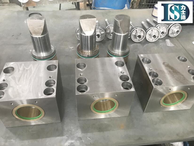 多個(gè)液壓缸的同步技術(shù) 多個(gè)液壓缸的同步技術(shù)